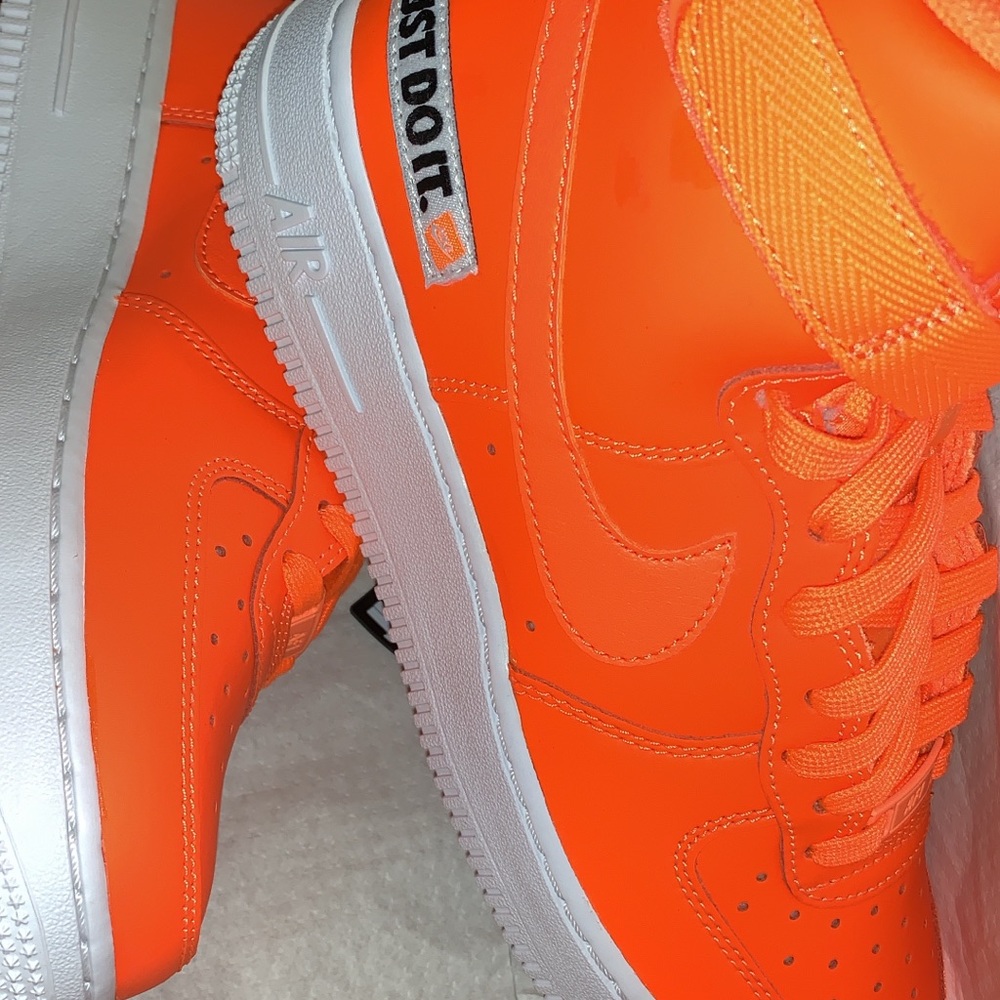 Nike Air Force 1 High LV8